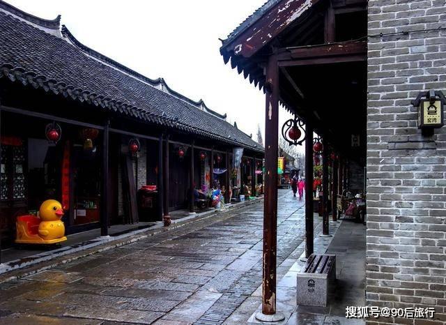 机智问答网页-探寻智慧答案,有没有什么又显高级感又非常适合年轻人的服饰品牌?助您一键解惑